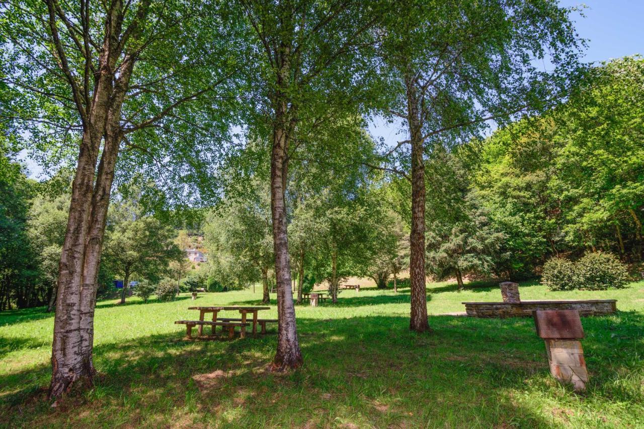 Apartamentos Rurales Casa Riveras Санта-Еулалія-де-Оскос Екстер'єр фото