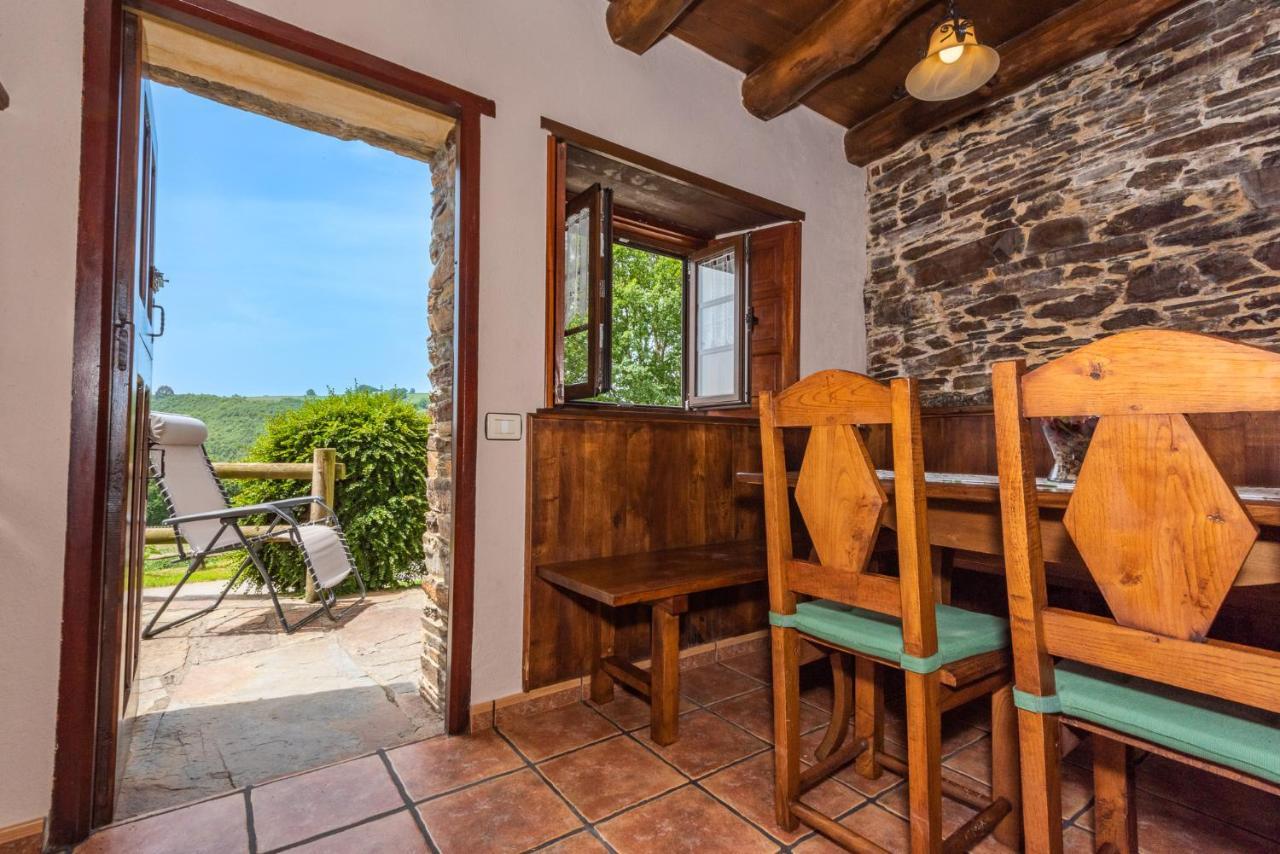 Apartamentos Rurales Casa Riveras Санта-Еулалія-де-Оскос Екстер'єр фото