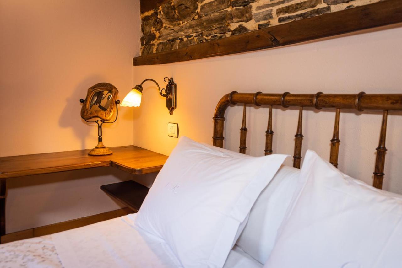 Apartamentos Rurales Casa Riveras Санта-Еулалія-де-Оскос Екстер'єр фото