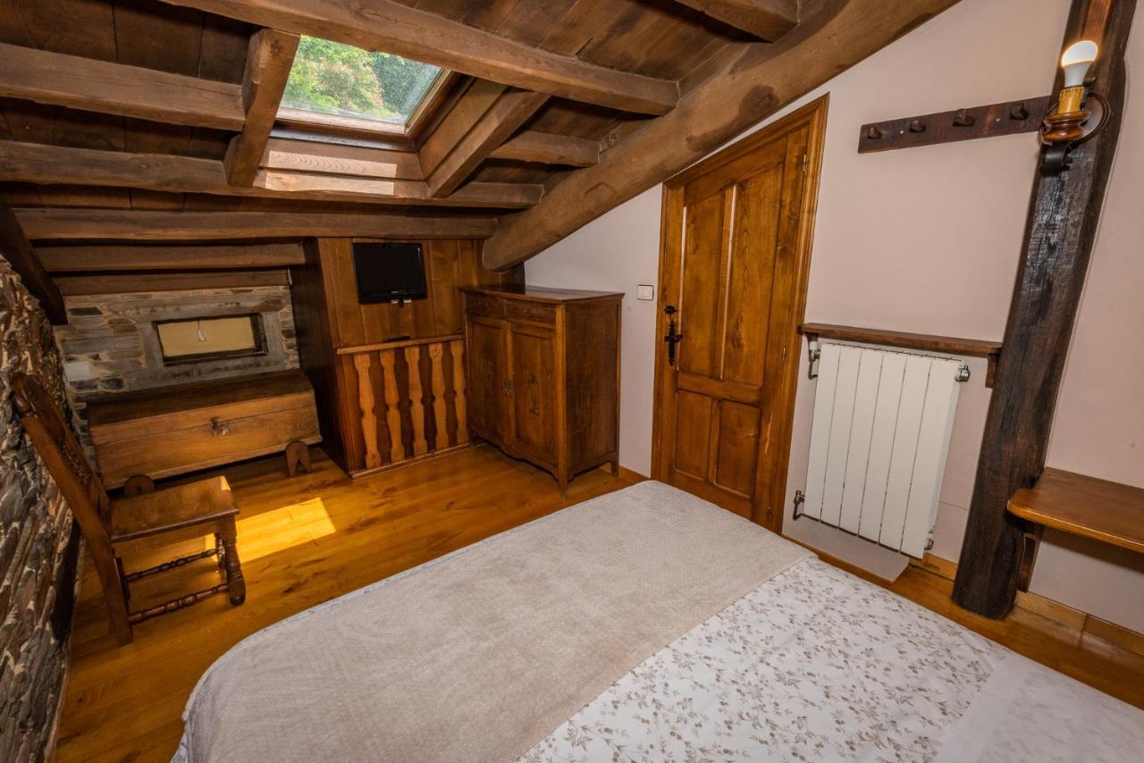 Apartamentos Rurales Casa Riveras Санта-Еулалія-де-Оскос Екстер'єр фото