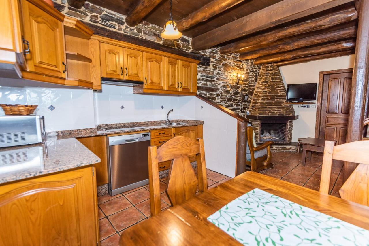 Apartamentos Rurales Casa Riveras Санта-Еулалія-де-Оскос Екстер'єр фото