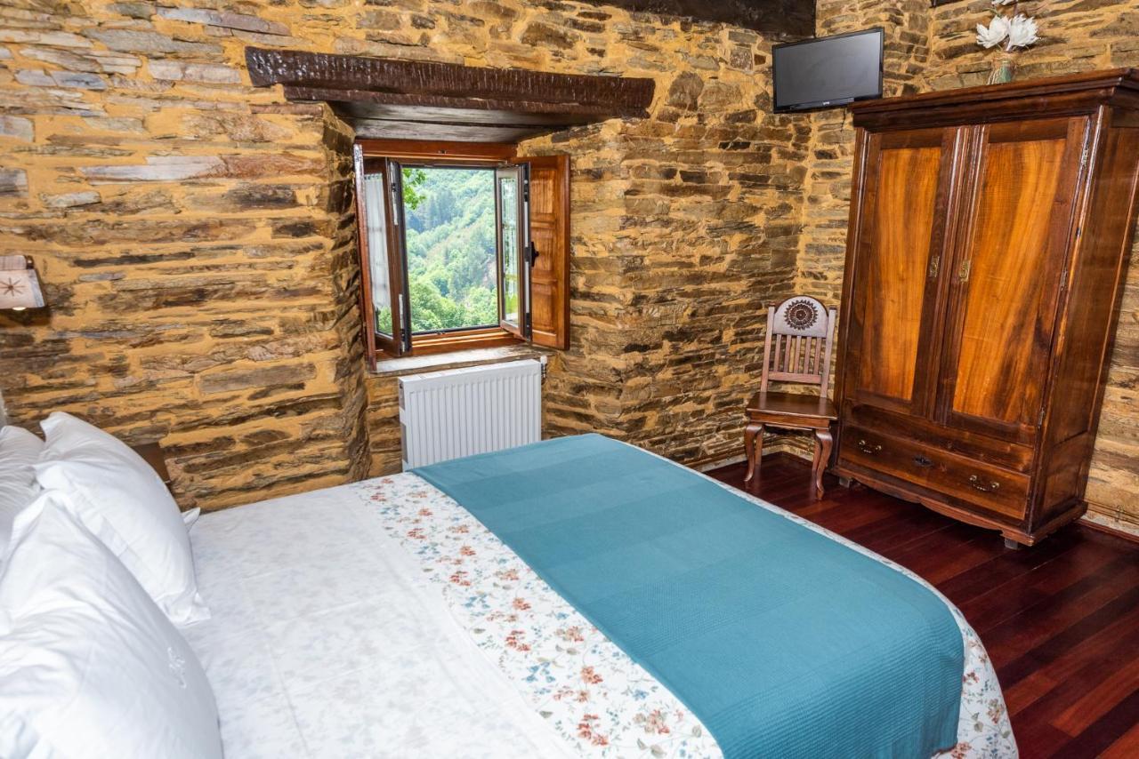 Apartamentos Rurales Casa Riveras Санта-Еулалія-де-Оскос Екстер'єр фото