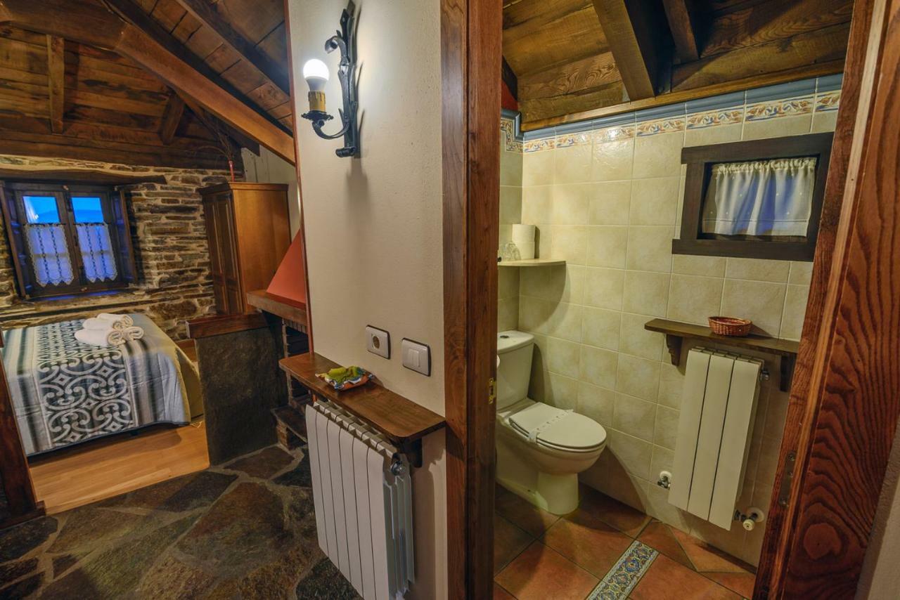 Apartamentos Rurales Casa Riveras Санта-Еулалія-де-Оскос Екстер'єр фото