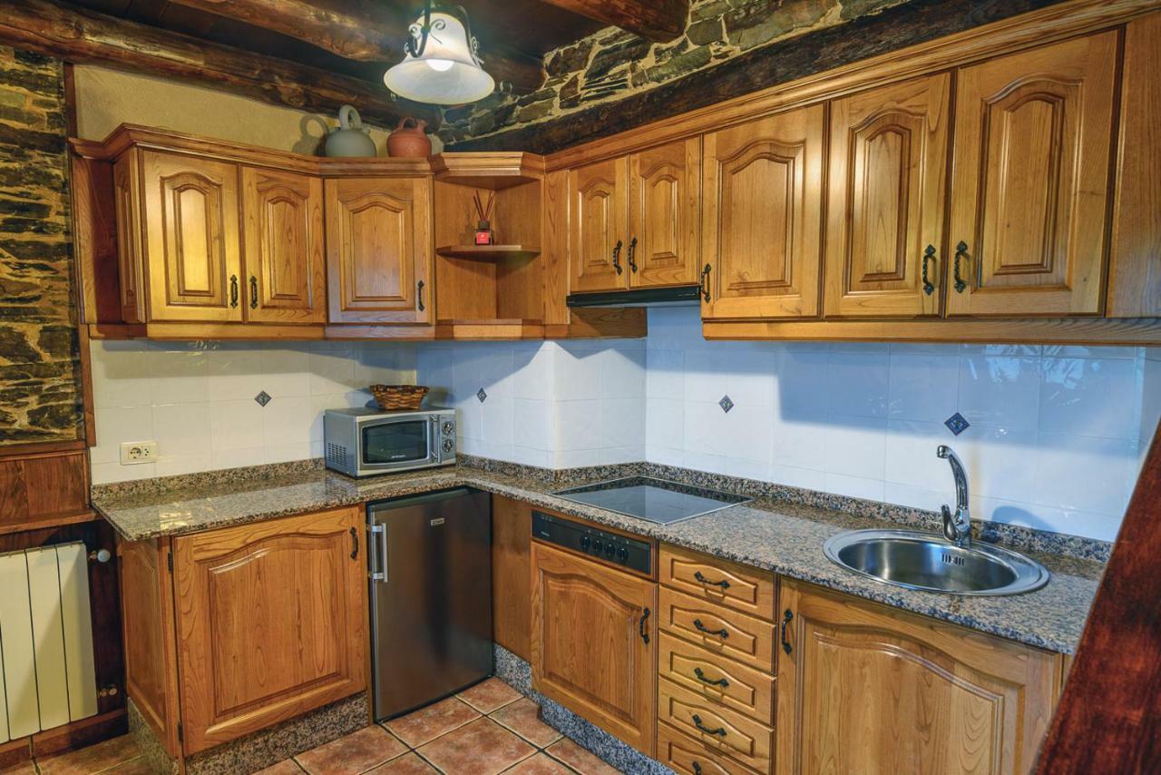 Apartamentos Rurales Casa Riveras Санта-Еулалія-де-Оскос Екстер'єр фото