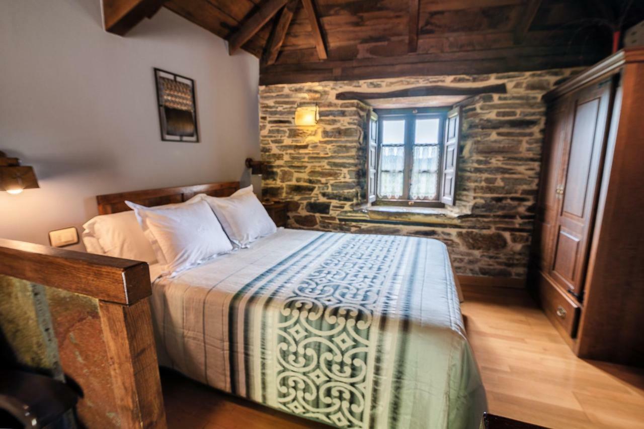 Apartamentos Rurales Casa Riveras Санта-Еулалія-де-Оскос Екстер'єр фото