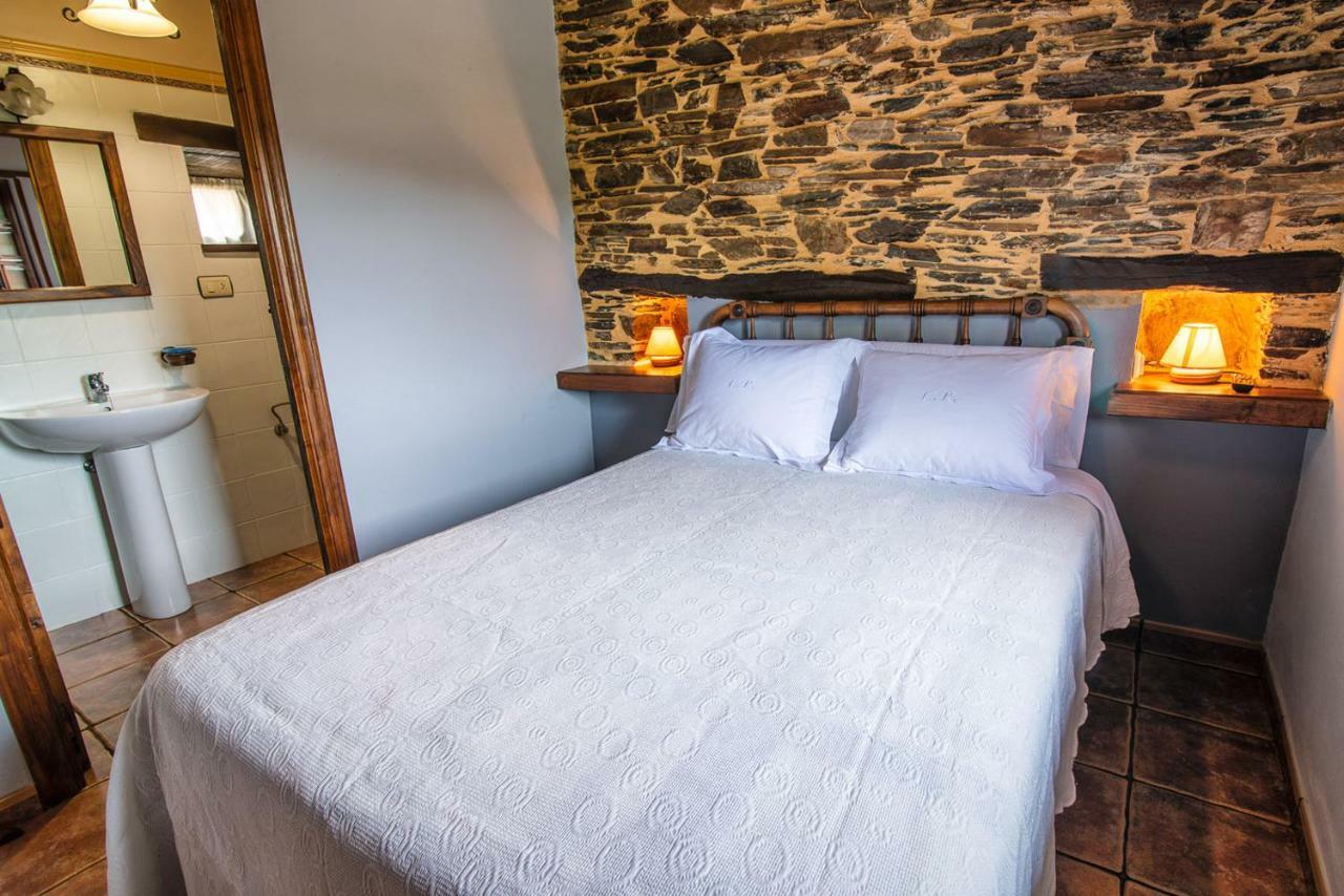 Apartamentos Rurales Casa Riveras Санта-Еулалія-де-Оскос Екстер'єр фото