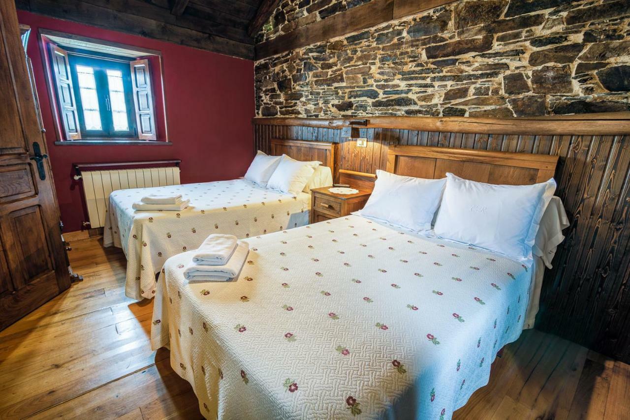 Apartamentos Rurales Casa Riveras Санта-Еулалія-де-Оскос Екстер'єр фото