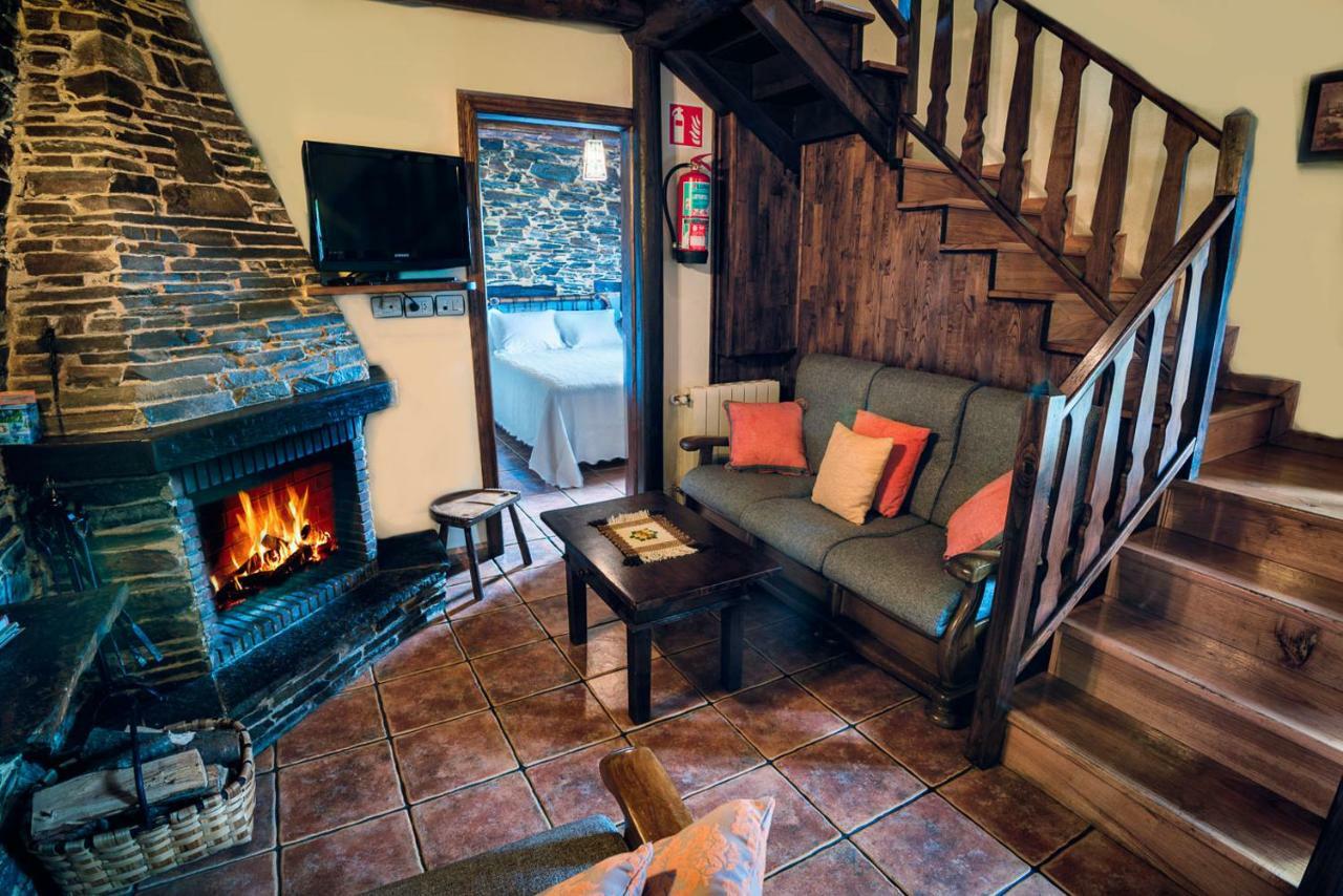 Apartamentos Rurales Casa Riveras Санта-Еулалія-де-Оскос Екстер'єр фото