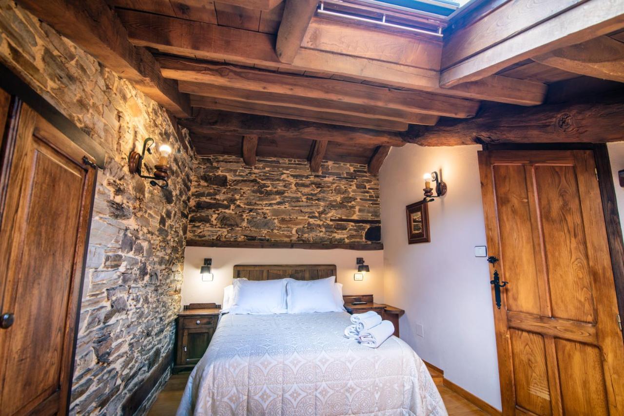 Apartamentos Rurales Casa Riveras Санта-Еулалія-де-Оскос Екстер'єр фото