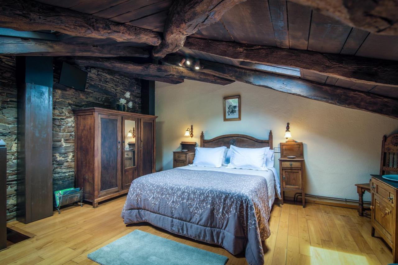 Apartamentos Rurales Casa Riveras Санта-Еулалія-де-Оскос Екстер'єр фото